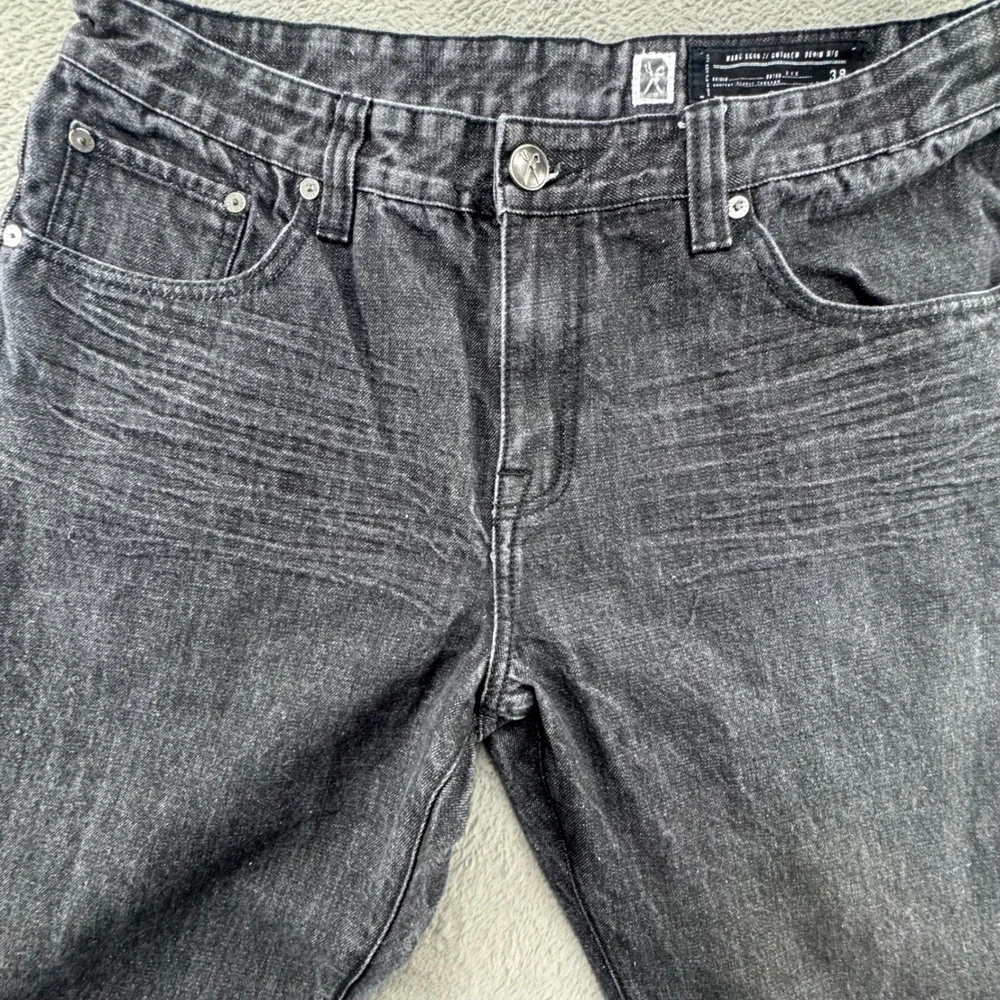 Marc Ecko Cut & Sew Mens 38 Straight Leg Black Denim Jeans‎ Embroidered Pockets